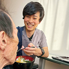 言語聴覚士や理学療法士など専門のスタッフが個々に応じたリハビリを提供 言語聴覚士や理学療法士など専門のスタッフが個々に応じたリハビリを提供