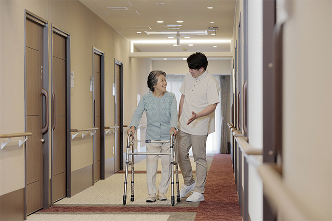 日々の生活の中での「生活リハビリ」や機能訓練を取り入れ運動の習慣化をサポート(画像はイメージ) 日々の生活の中での「生活リハビリ」や機能訓練を取り入れ運動の習慣化をサポート(画像はイメージ)