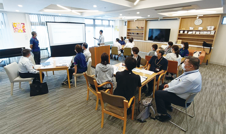 居宅介護支援事業所とは2か月に1回の会議を実施 居宅介護支援事業所とは2か月に1回の会議を実施